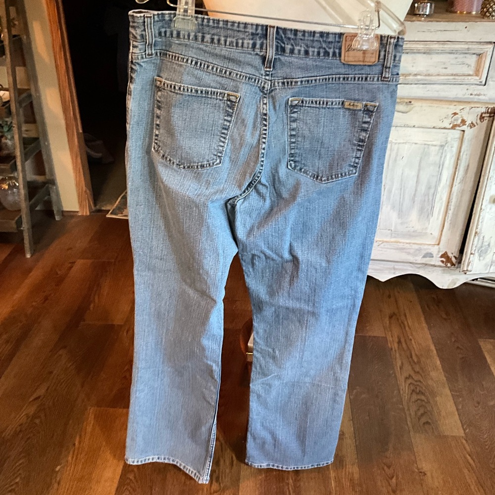 Ladies size 14M Levi jeans - Picture 2 of 5